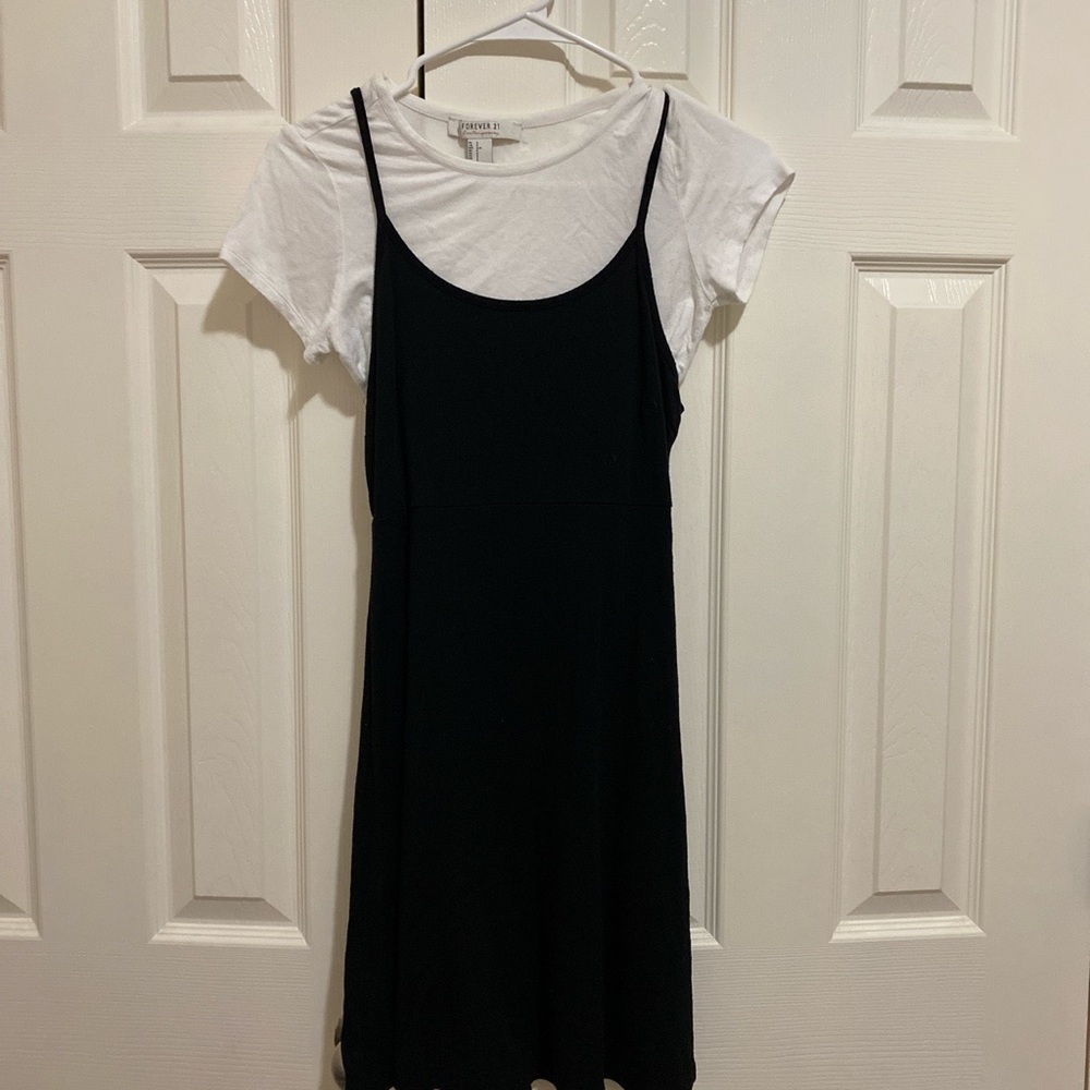 🔎 White Top Pinafore Black Dress 🔎